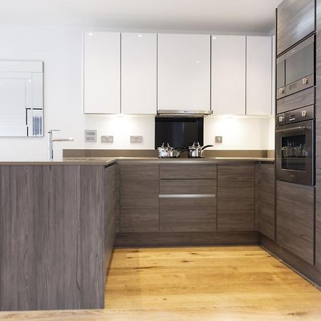Stylish Family Sized 2 Bedroom Apartment Лондон Екстериор снимка